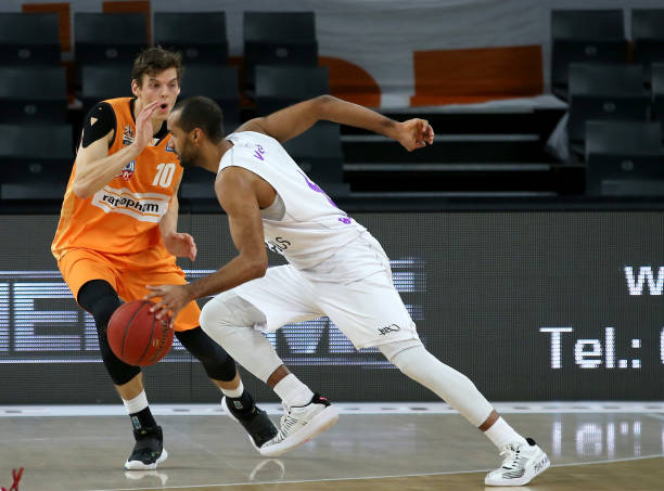 高压逼抢和 高压逼抢和