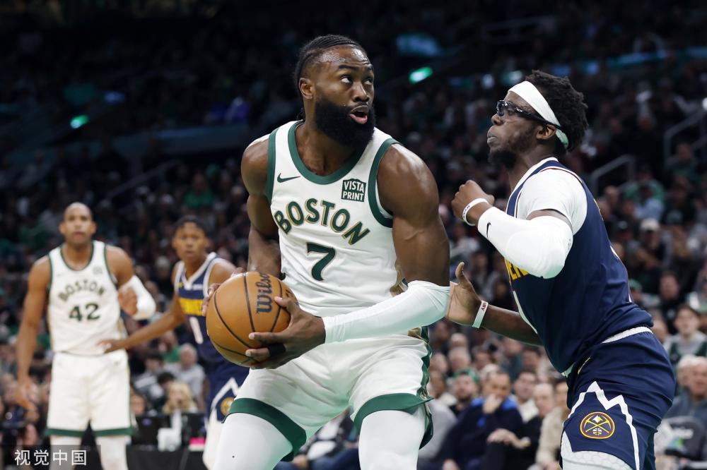 足坛一夜动态：C罗双响首胜新月！拜仁逆转 胡梅尔斯宣布今夏退役